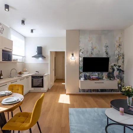 Nemes The Great - Petite Apartment